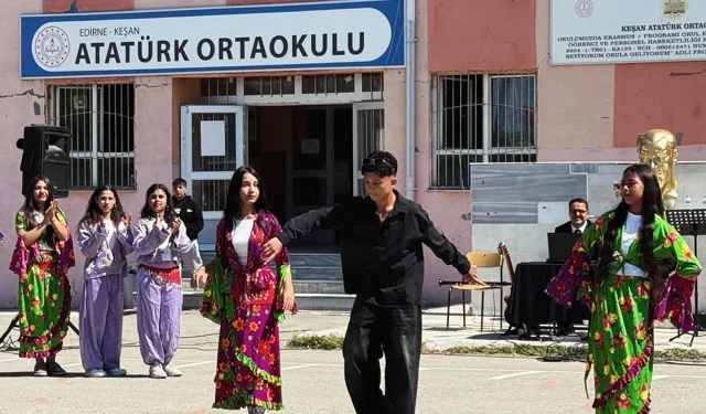 Keşan Atatürk Ortaokulu'nda bahar coşkusu