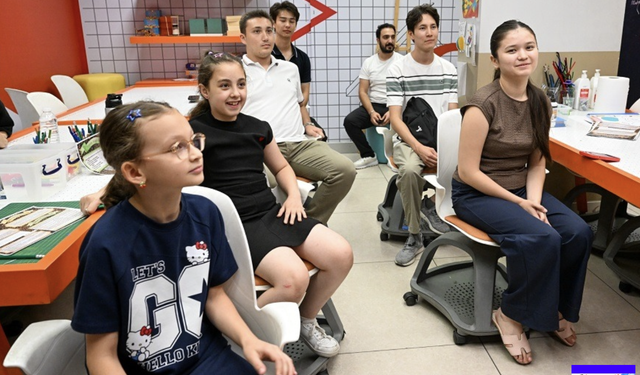 Manas Üniversitesi öğrencilerinden Gaziosmanpaşa Belediyesi'ne ziyaret...
