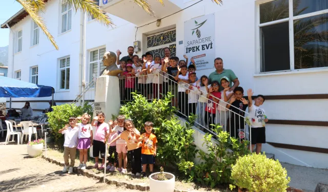 Antalya'da köy okulu ipek evine dönüştü