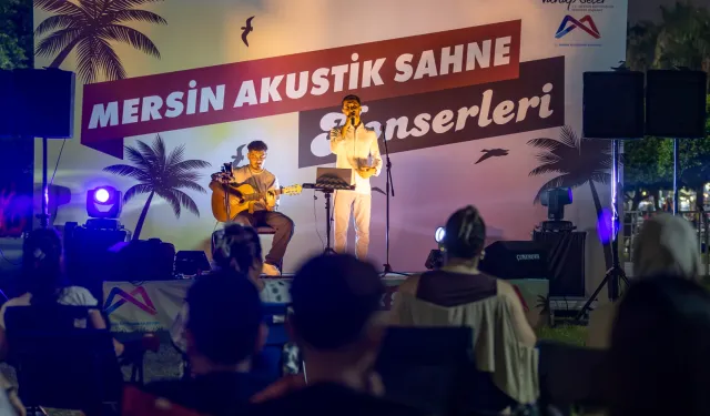 Akustik sahne yaz akşamlarına ritim katıyor
