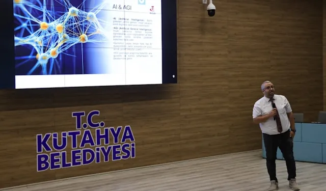 Kütahya Belediyesi personeline yapay zeka eğitimi