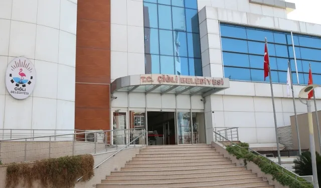 Çiğli'de belediyeden sonra Akvaryum Kafe'ye silahlı saldırı!