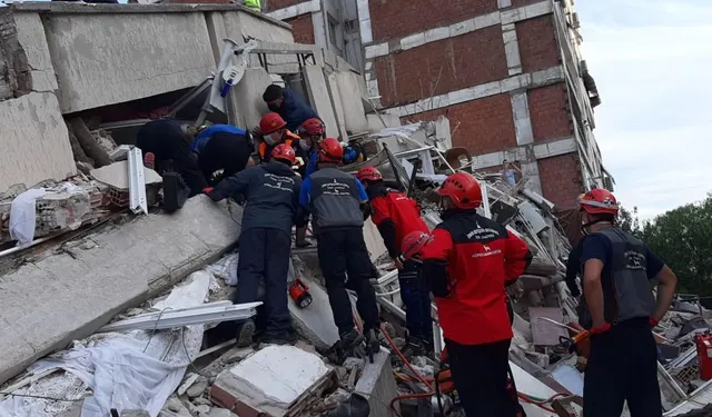 30 Ekim'in kahramanları İzmir'deki o günü unutamıyor!