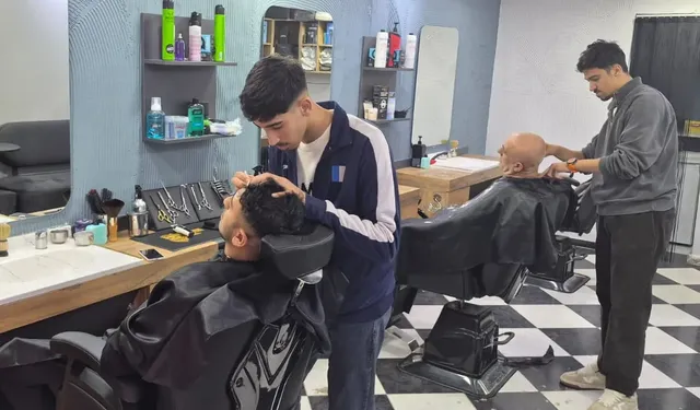 Bunu da gördük! Askıda tıraş dönemi başladı