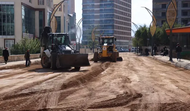 Muş'ta SSK Caddesi'nde sona doğru