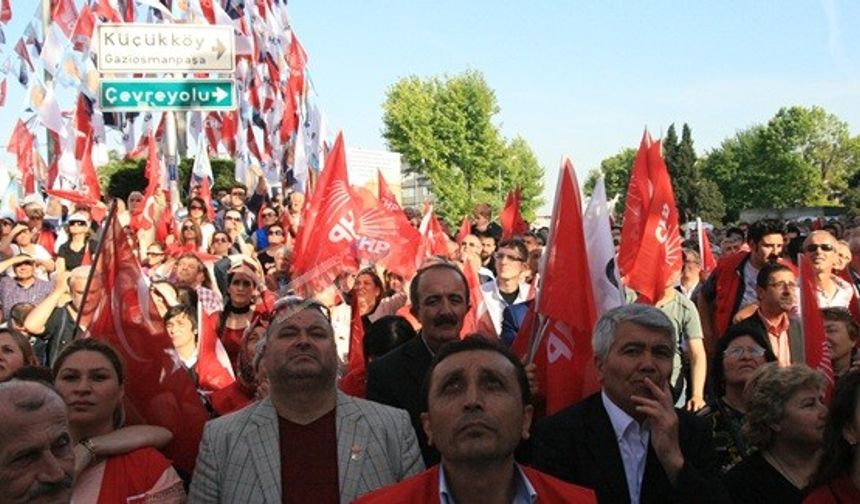 CHP'li İnce  Bayrampaşa'da halka hitap etti