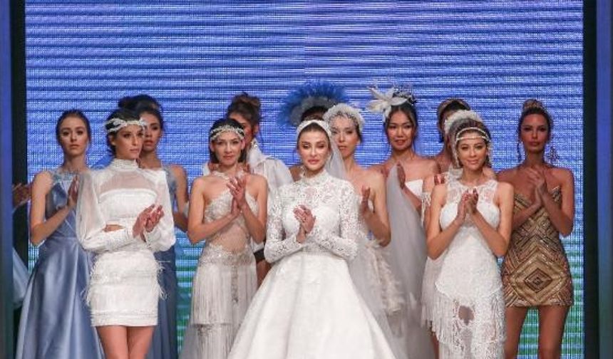 Özge Ulusoy, Antalya'da gelinlik giydi