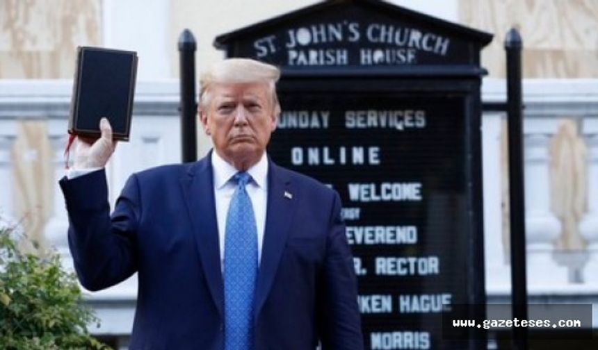 Trump, önce biber gazı sıktırdı sonra İncil ile poz verdi