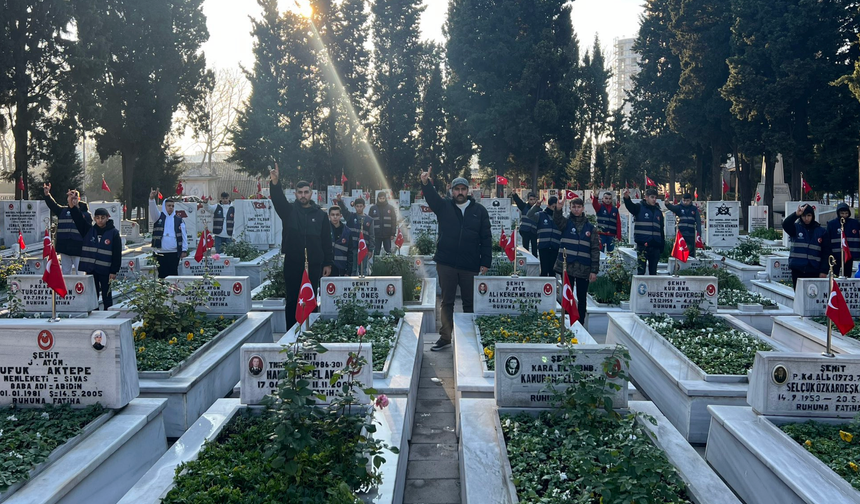 Fatih Ülkü Ocakları Edirnekapı Şehitliği'nde