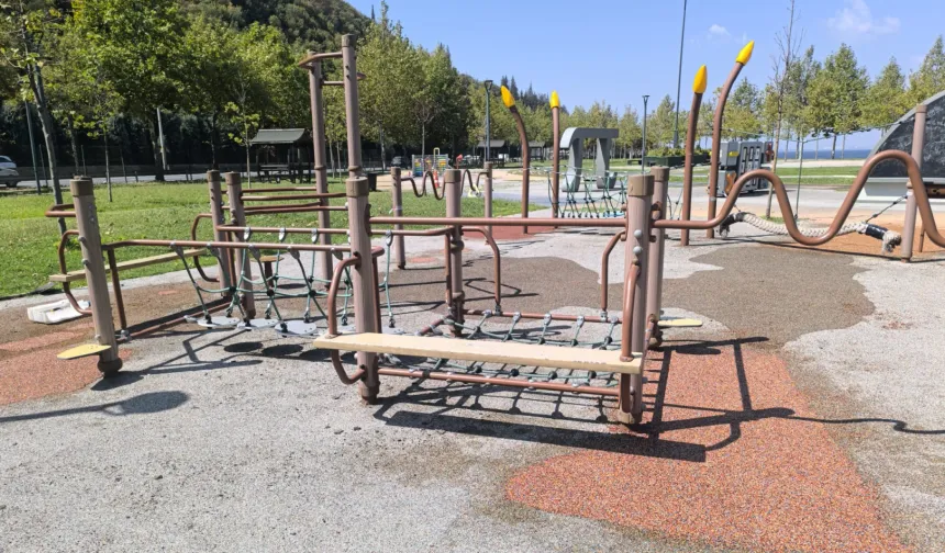 Karamürsel Ereğli Aktif Park'ın zemini yenilendi