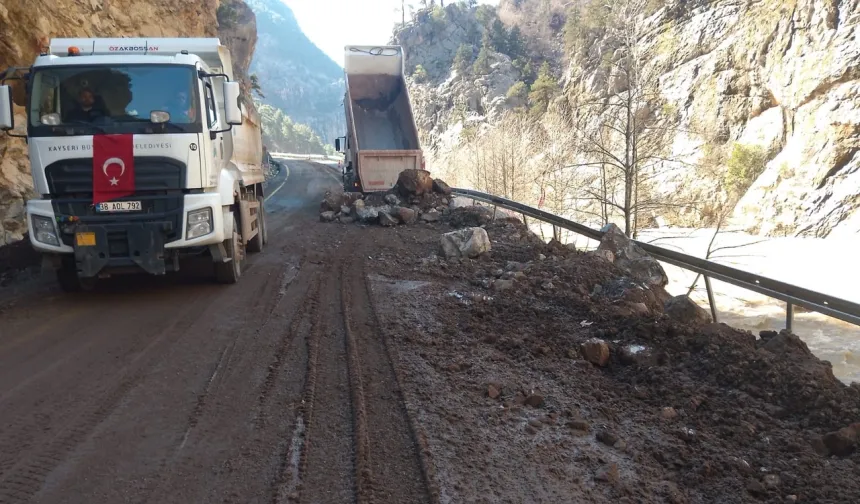 Kayseri Büyükşehir'den kar ve selle sıkı mücadele