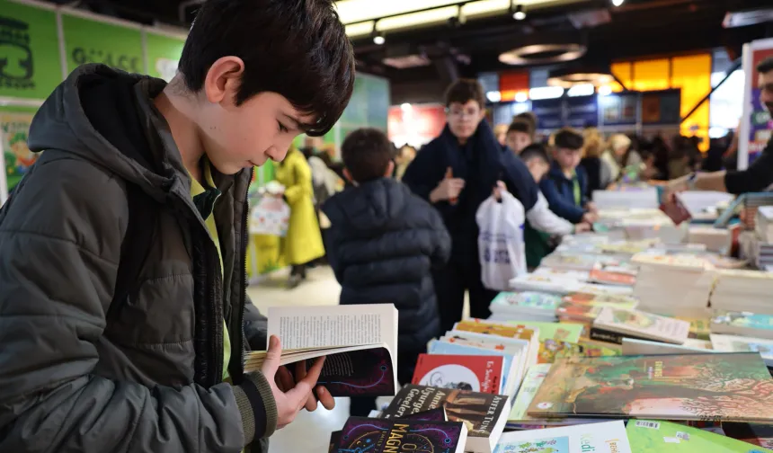 Sakarya Çocuk Edebiyatı Fuarı'na 2 günde rekor katılım
