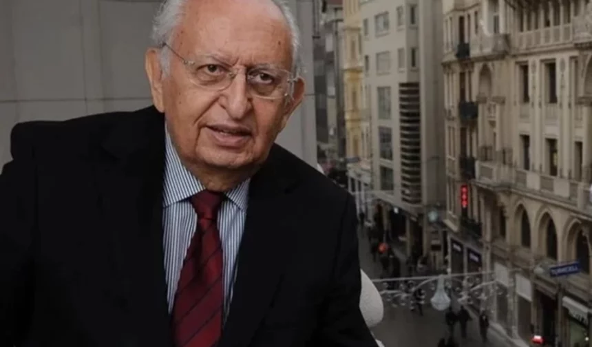 Hüsamettin Cindoruk hayatını kaybetti