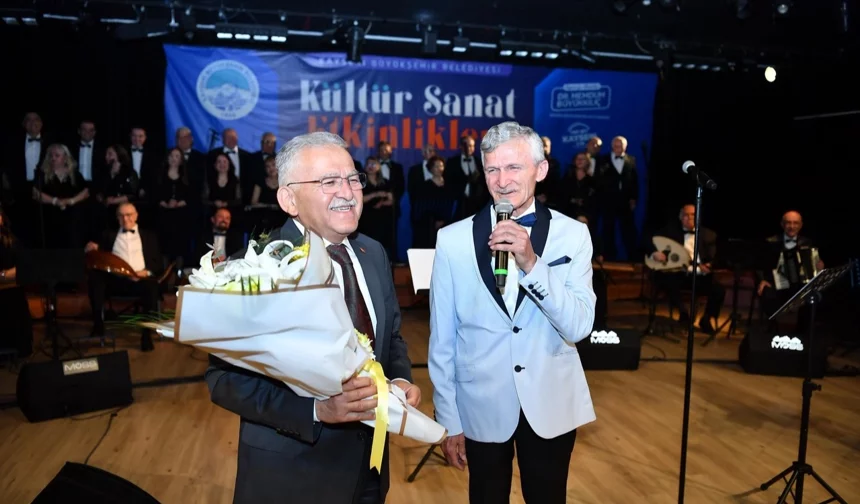 Türk Sanat Müziği Kayseri Kent Korosu kulakların pasını sildi