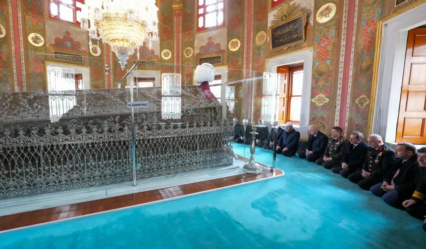 Fatih Sultan Mehmet vefatının 545. yılında kabri başında anıldı