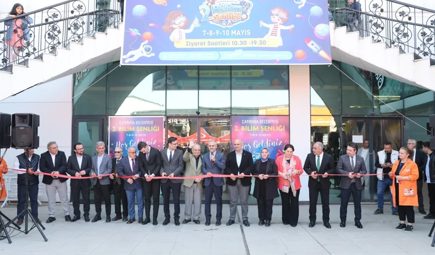 Kocaeli'de Çayırova'da 2. Bilim Şenliği ziyarete açıldı