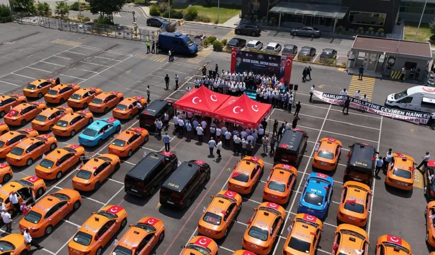 İstanbul'da 253 taksilik 'Demokrasi Konvoyu'