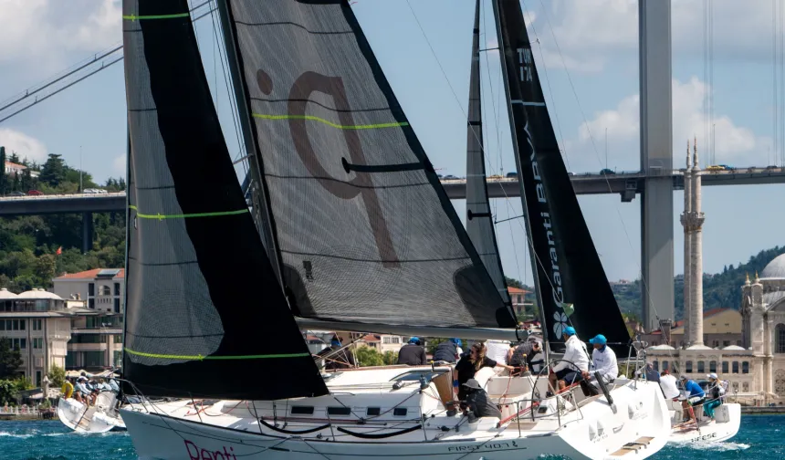 Olympos Regatta'nın şampiyonları ödüllerine kavuştu