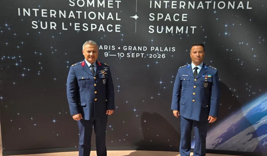 Alper Gezeravcı Paris'te Uluslararası Uzay Zirvesi'nde Türkiye'yi temsil etti