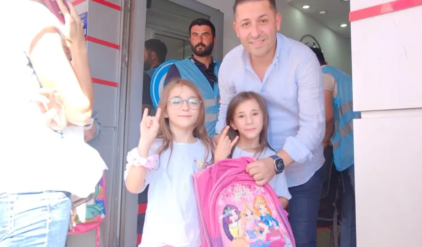 Ülkü Ocakları'ndan 5 bin öğrenciye kırtasiye desteği