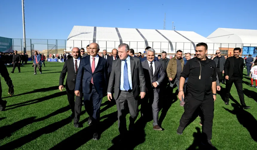 Bakan Bak'tan Malatya'da Melekbaba Spor Tesisine tam not