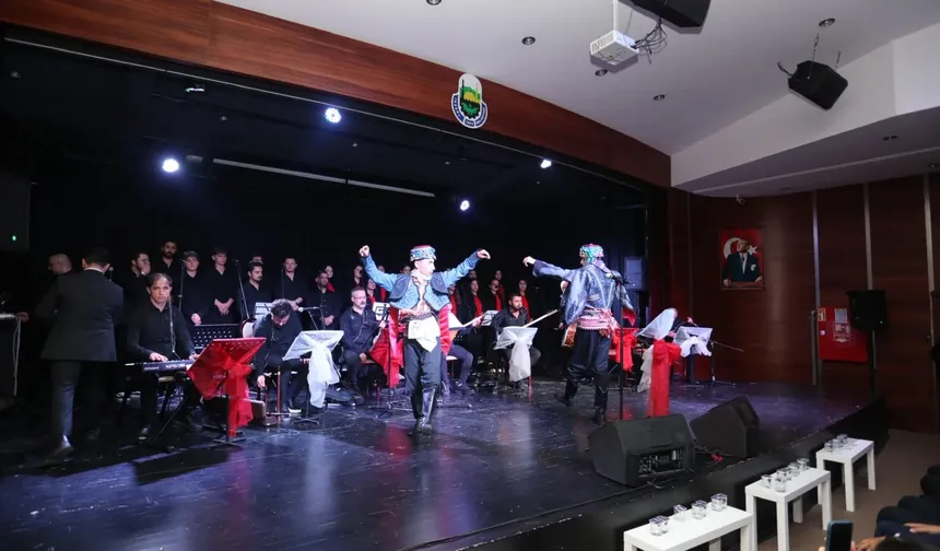 Bursa İnegöl'de Gençlik Korosu'ndan Cumhuriyet'e özel konser