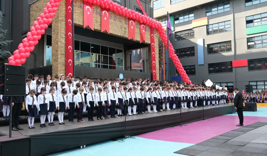 Cumhuriyetin 103. yılı Şahinkaya'da coşkuyla kutlandı