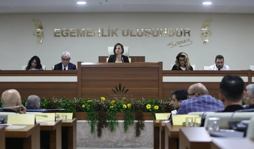 İzmir Karabağlar'da 2027 bütçesi komisyona gönderildi