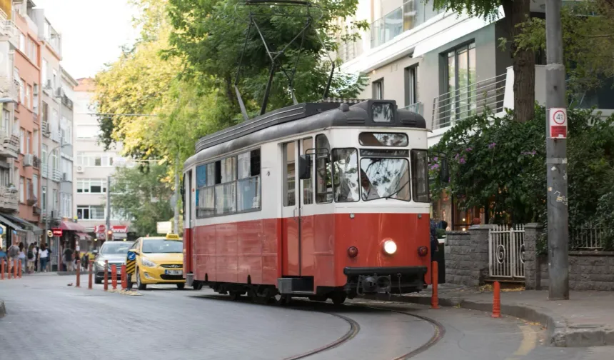 Kadıköy-Moda Tramvayı 19 Ekim'de duruyor! Yerine elektrikli araçlar gelecek