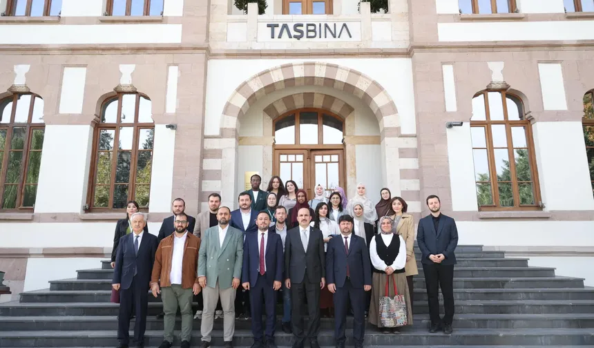 Konya'da uluslararası genç yazarlardan Başkan Altay'a ziyaret