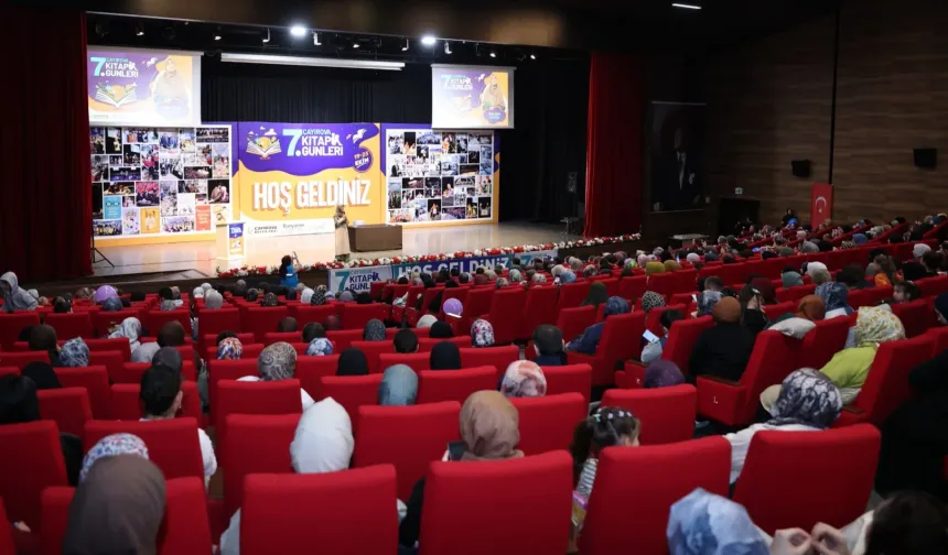 Saliha Erdim'den Çayırova'da aile üzerine söyleşi