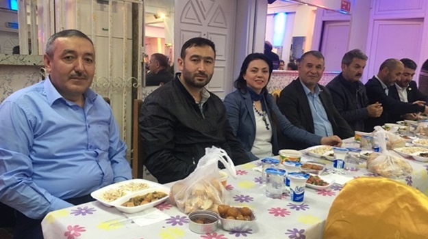 Eğriambar Köyü derneği iftar sofrasında  bir araya geldi
