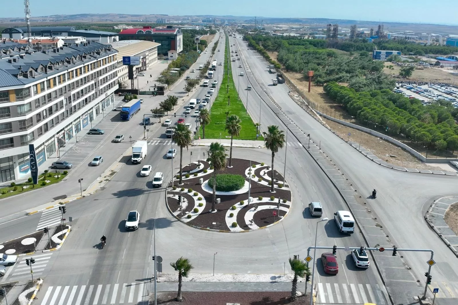 Bandırma'nın kent girişi yenilendi