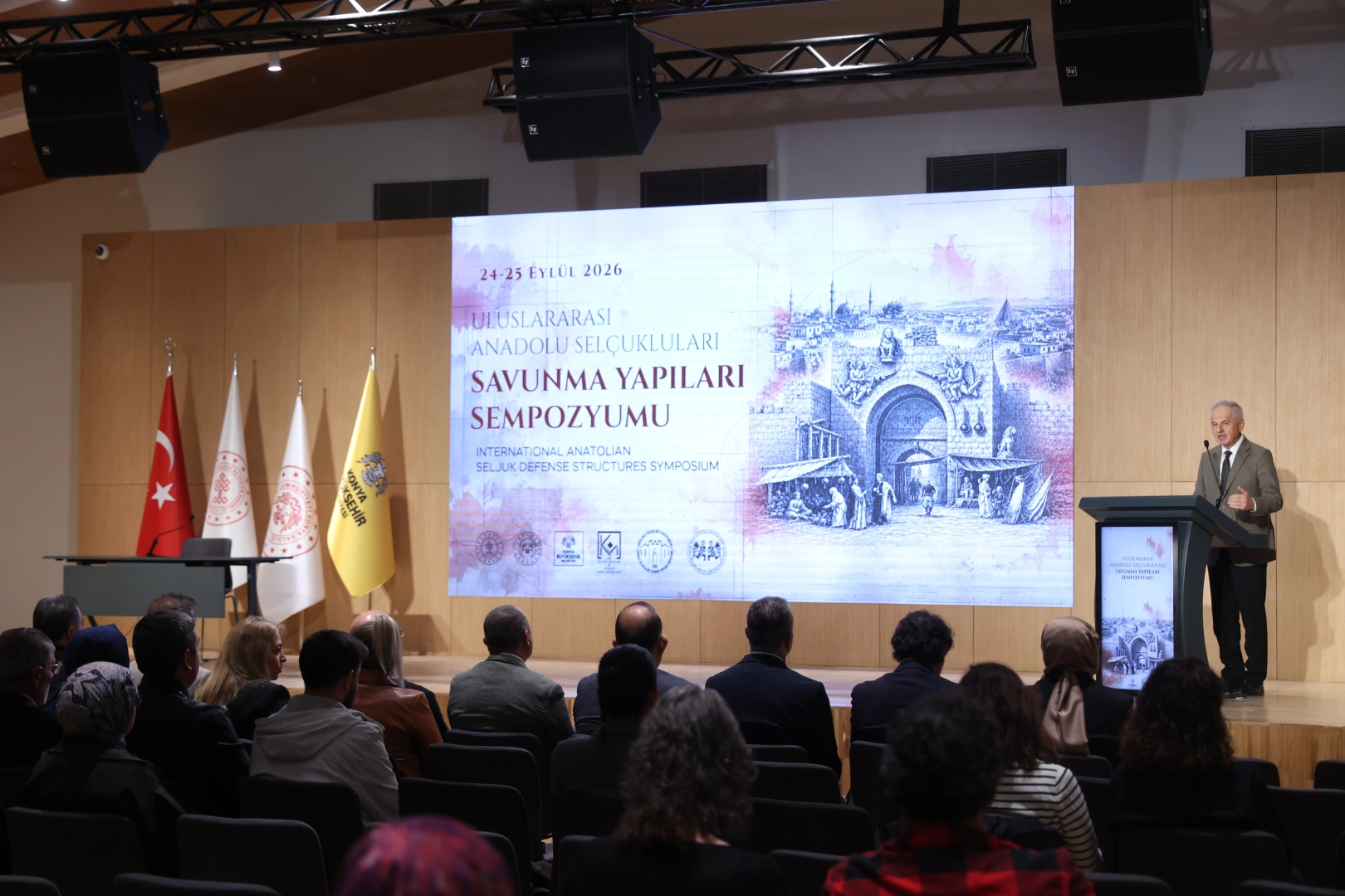 Konya'da Uluslararası Selçuklu Savunma Yapıları Sempozyumu başladı