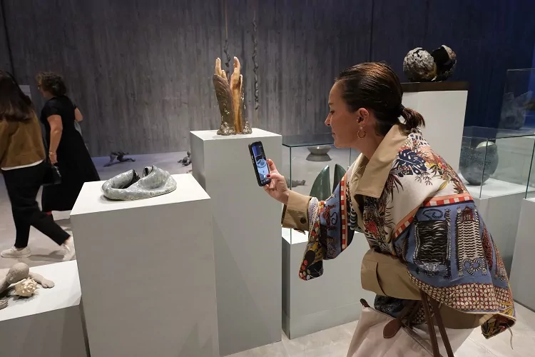 10'uncu Çanakkale Bienali, 'Metcezir' temasıyla açıldı