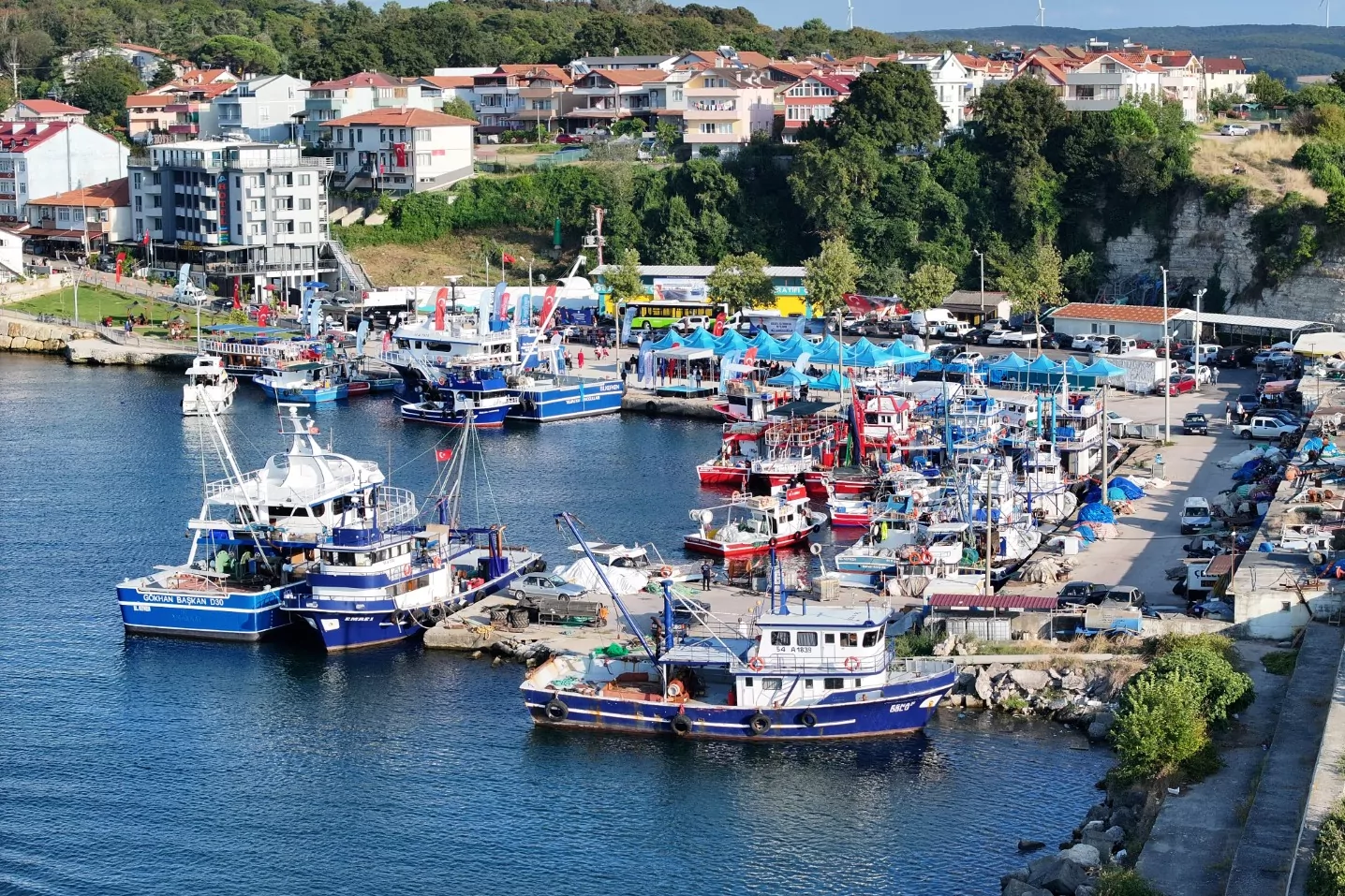 Kocaeli'de balıkçının umudu denizde, Büyükşehir yanında