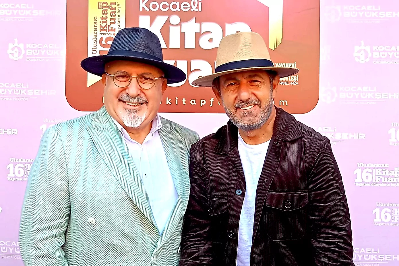 Necmi Cemal Özdemir'den Serhan Asker'e anlamlı hediye