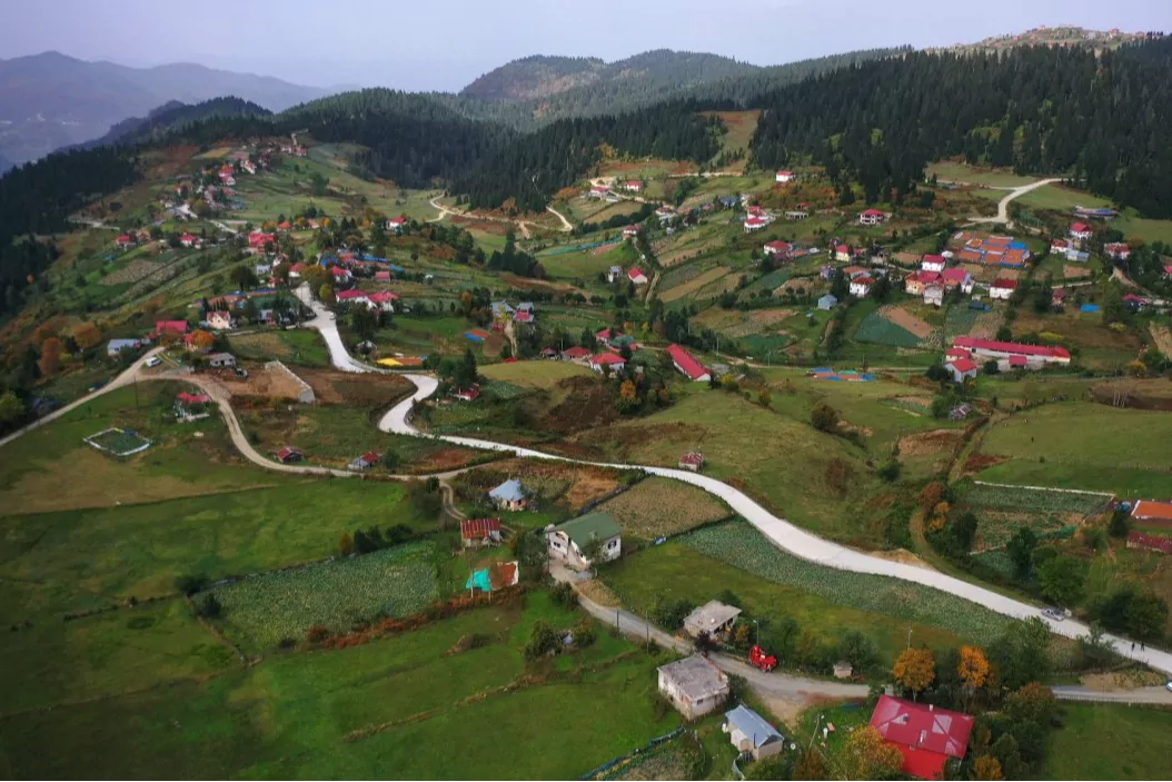 Ordu Büyükşehir'den Turnalık'a beton yol konforu